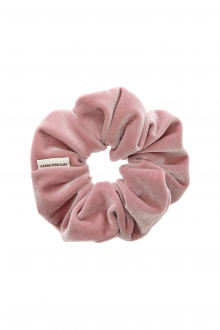 velour-hair-scrunchie-pink-02