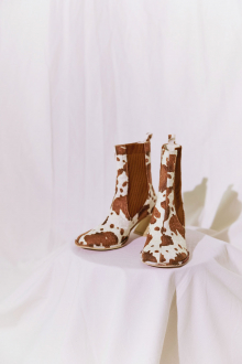 Unique Heel Side Goa Boots Brown