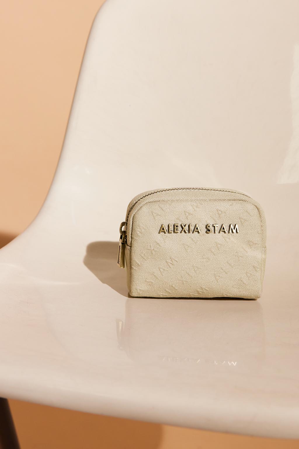 embossed-logo-small-pouch-beige-03