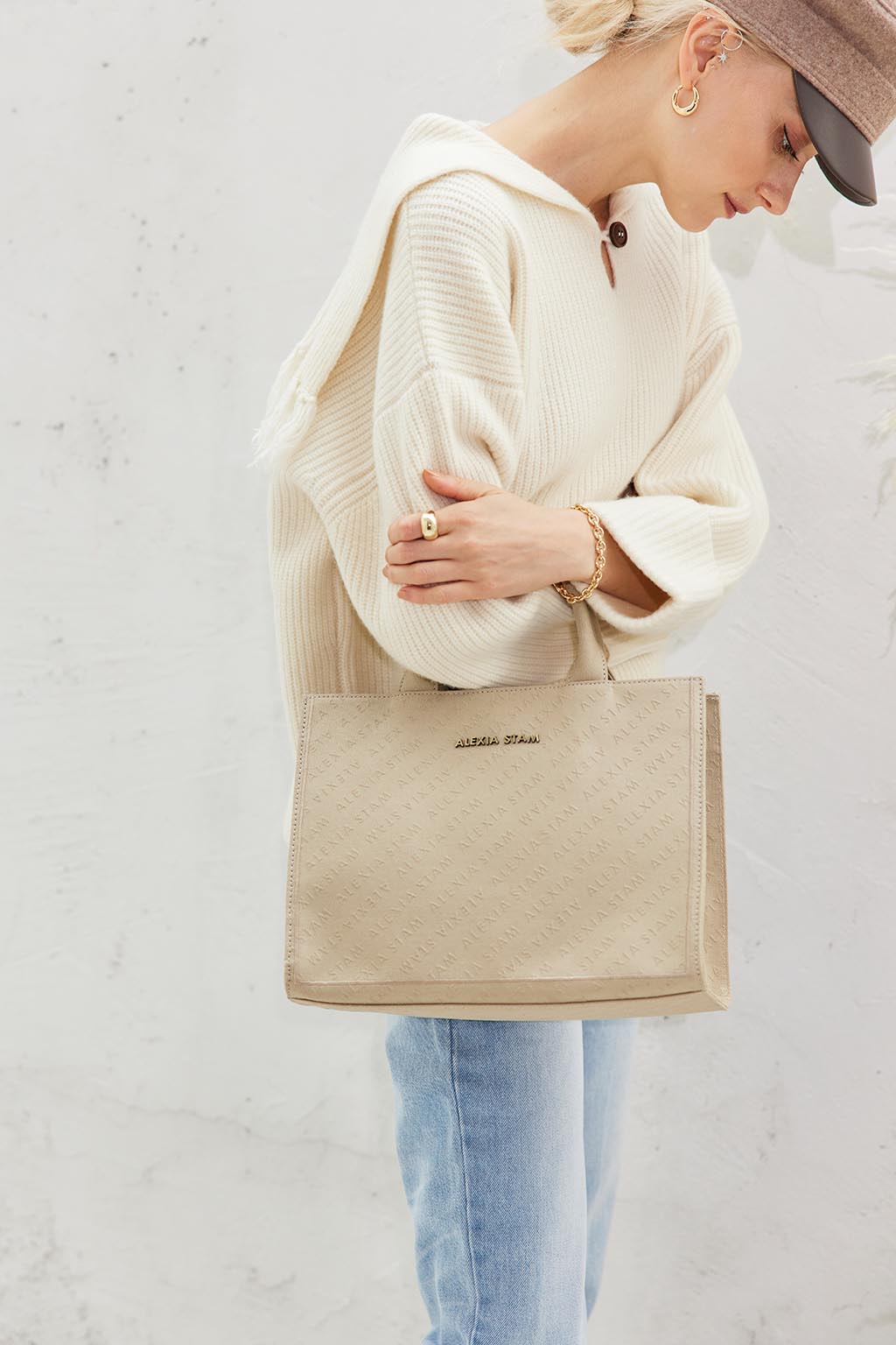 embossed-logo-square-small-tote-bag-beige-06