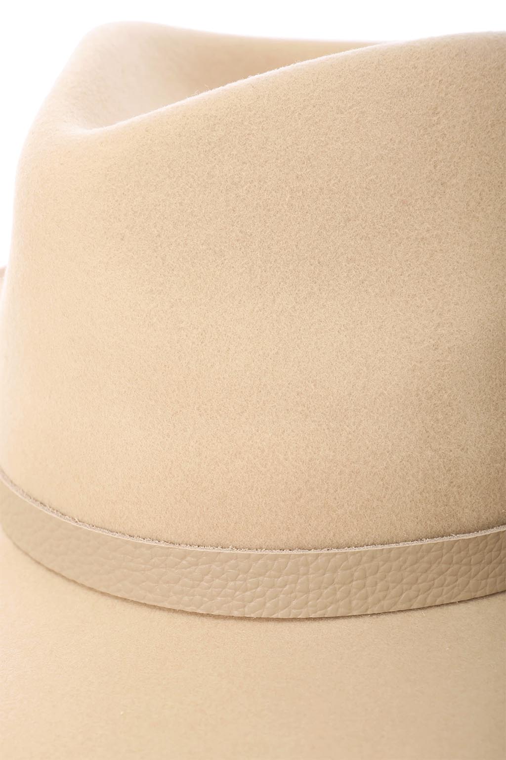 leather-ribbon-fedra-hat-beige-11