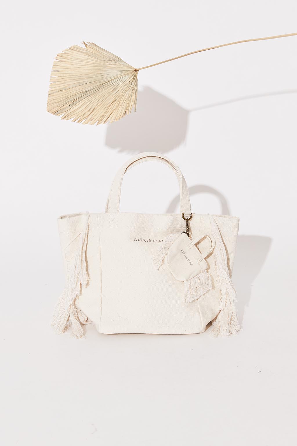 side-fringe-medium-tote-bag-with-pouch-ivory-05