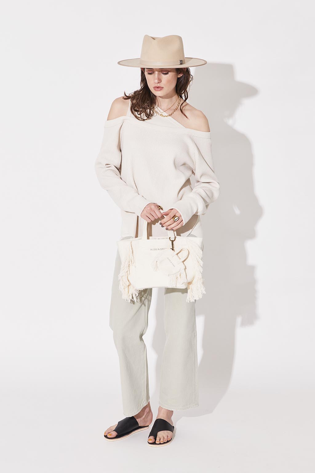 side-fringe-small-tote-bag-with-pouch-ivory-03