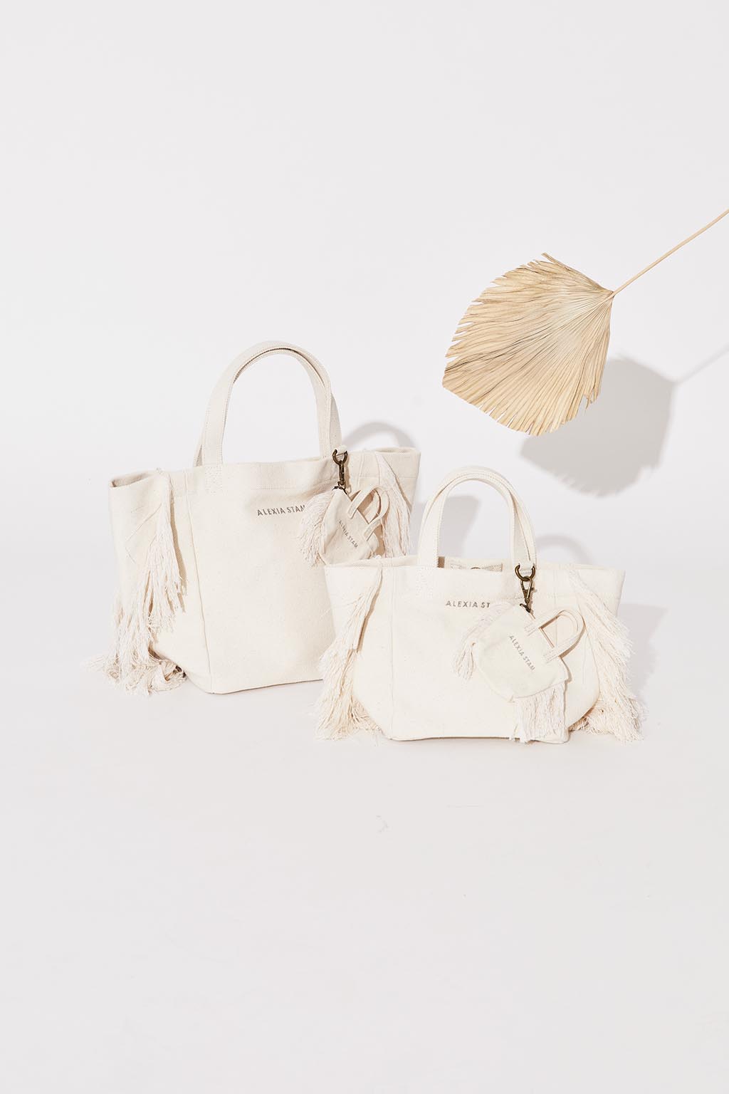 side-fringe-small-tote-bag-with-pouch-ivory-05