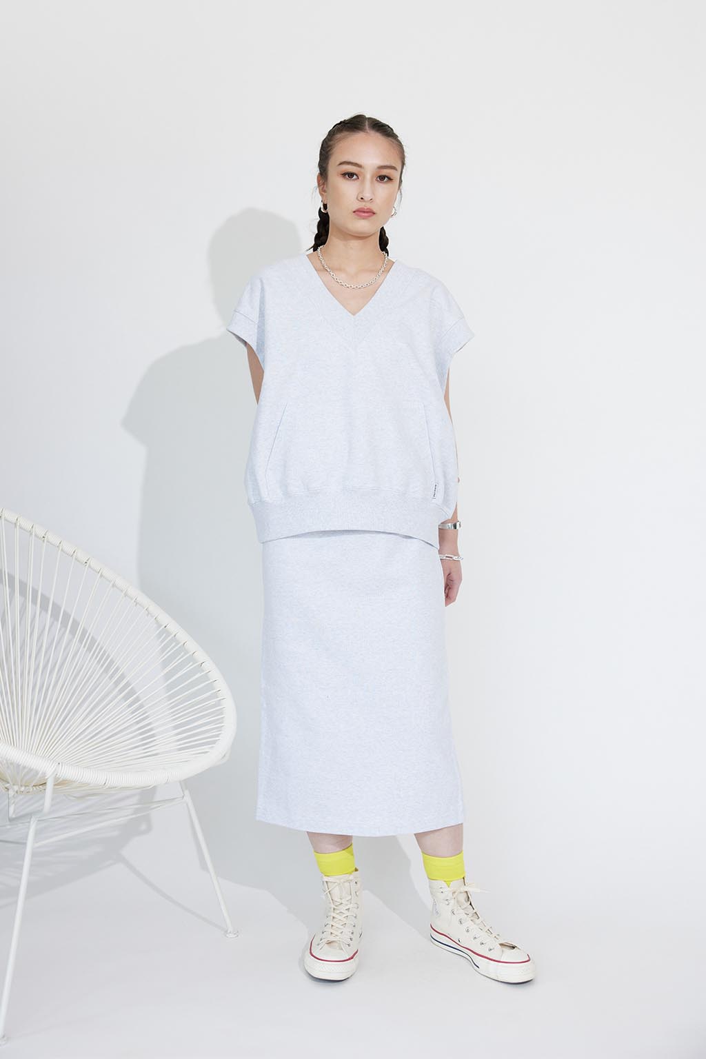 v-neck-sweatshirt&skirt-set-ice-gray-03