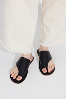 Leather Thong Sandals Black 1
