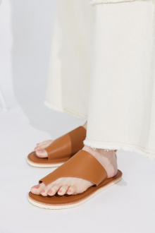 Leather Thong Sandals Camel 1