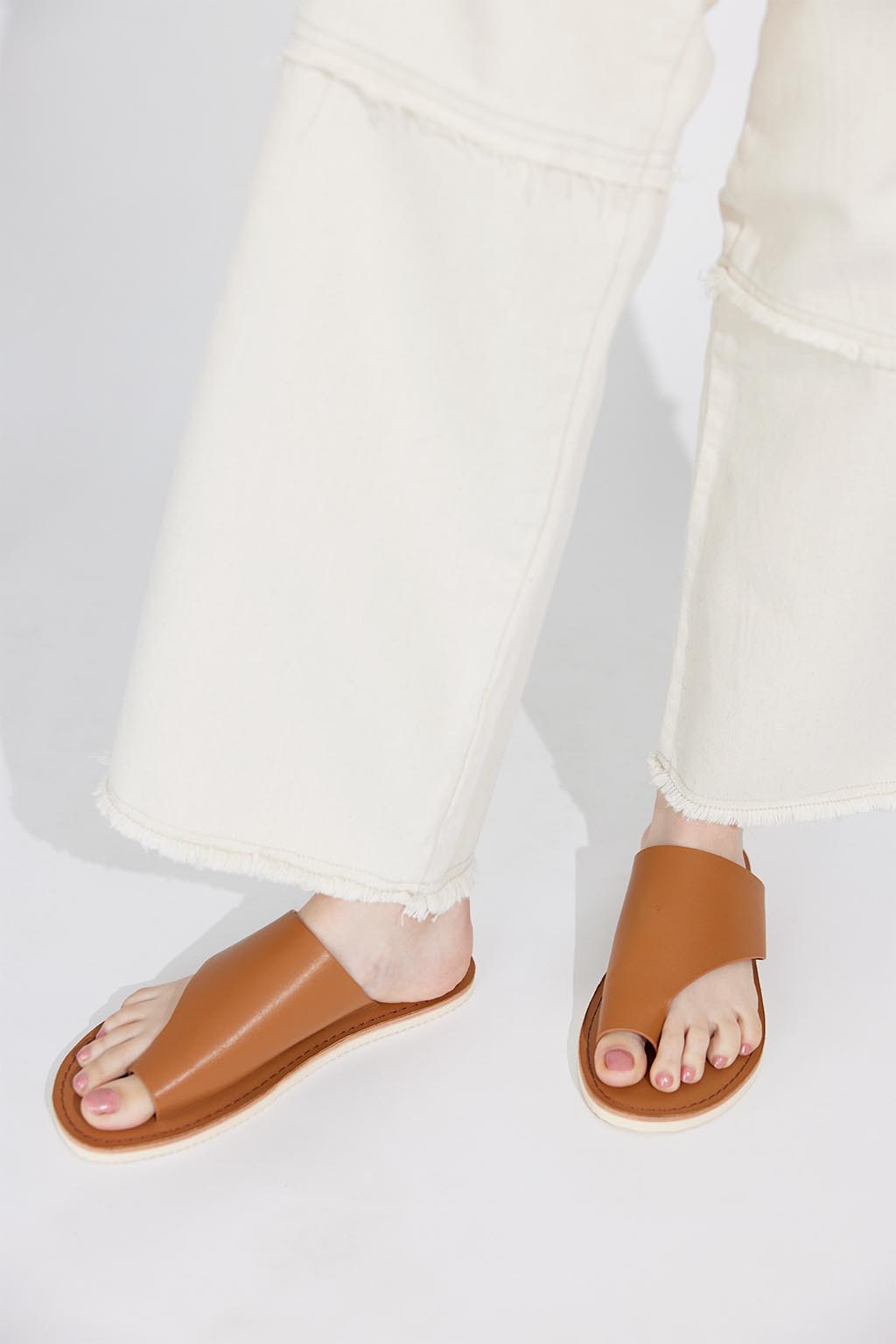Leather Thong Sandals Camel 3