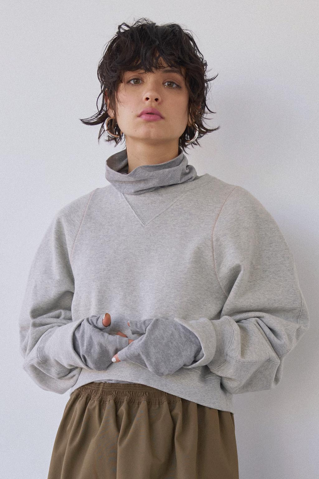 Contrast Stitch Cropped Sweat Shirt /配色ステッチスウェットトップス-