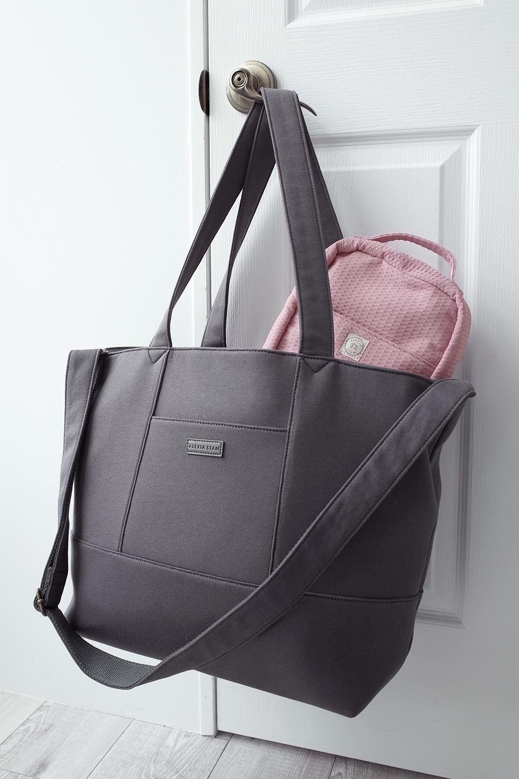 オンラインショップ マザーズバッグ alexiastam Charcoal Bag Parents ...