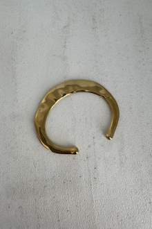 Alternative view of Flat Bangle Gold