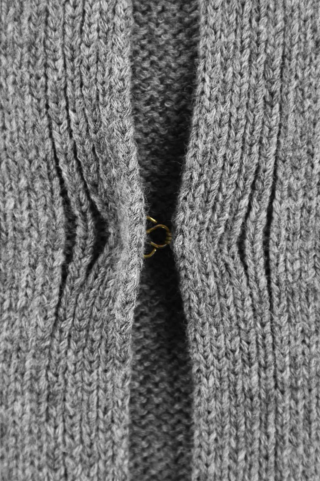 Halterneck Back Slit Knit Top | ALEXIA STAM