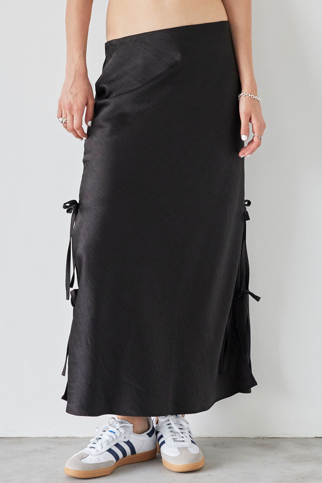 Satin Side Ribbon Skirt | ALEXIA STAM 