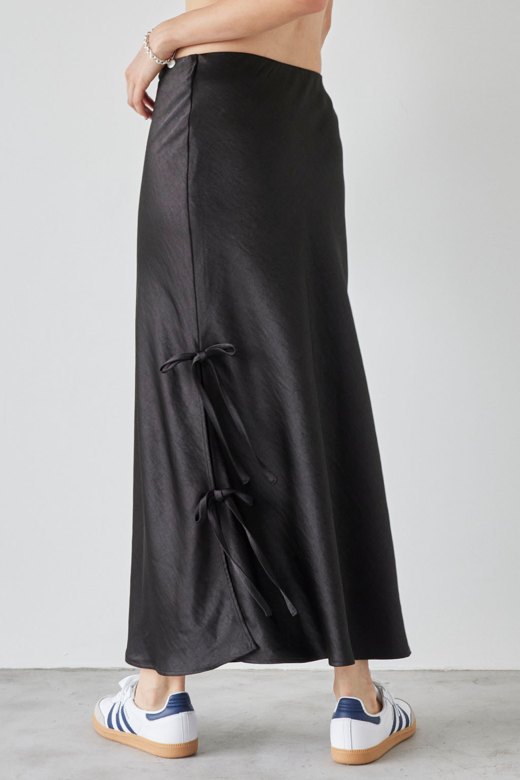 Satin Side Ribbon Skirt | ALEXIA STAM 