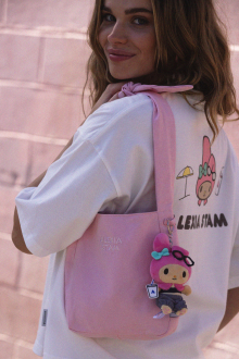 Sanrio x ALEXIA STAMキティ Mascot Charm Sanrio x ALEXIA STAM] Hello Kitty Mascot Charm | ALEXIA STAM