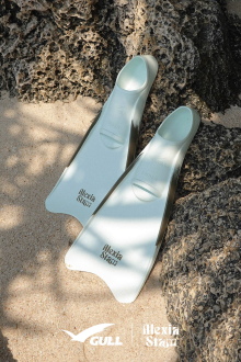 Alternative view of [GULL x ALEXIA STAM] EMDEN Short Blade Full Foot Fins White